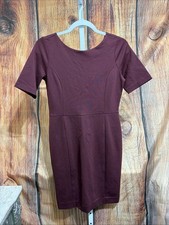 NWT Ann Taylor Short Sleeve Dress Size 4P Dark Berry H-45