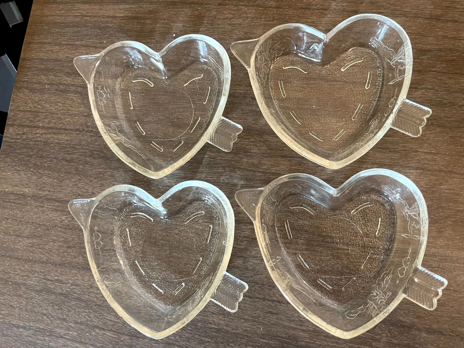 Set of 4 Vintage Safe Bake Glass Cupid Arrow Heart-shaped Casserole Baking Dish