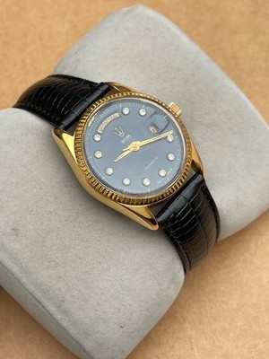 Sicura Day-Date 9241 Automatic Red Dial Crystal Markers 1970s 38mm