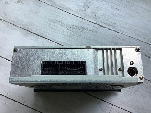 Honda Civic 2001-2003 AM/FM Factory CD Radio Player P/N 39101-S5A-A610-M1 - Picture 3 of 4