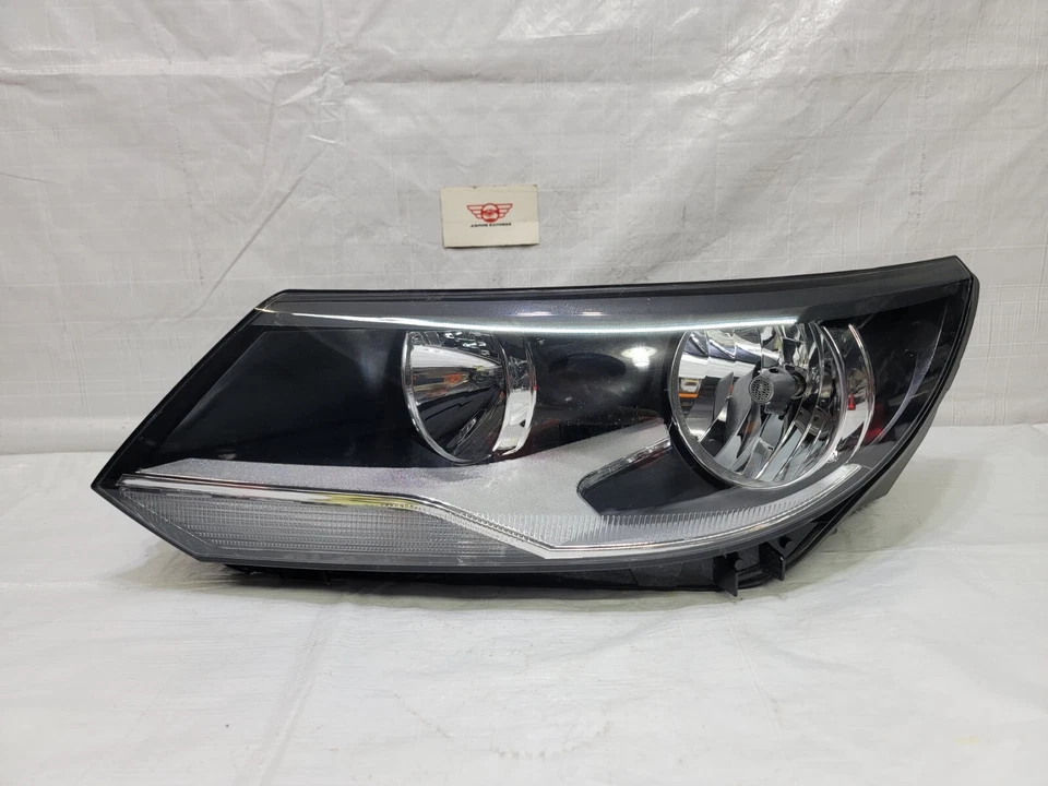 Faro halógeno lado conductor izquierdo Volkswagen Tiguan 2012-2017 OEM 5N0-941-005-C Foto 2 de 4