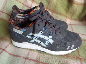 dark grey womens trainers