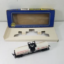 AHM Austria HO 40' Michigan Alkali Co. GATX 39617 Liquid Chlorine Tank Car