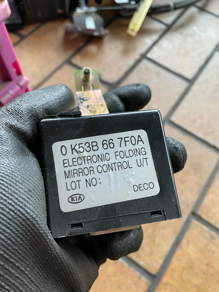 Kia Carnival II GQ Centralina Specchietto Laterale Spiegelsteuerung 0K53B667F0A - Immagine 4 di 4