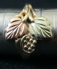 Lundstrom 10K & 12K Ladies Solid Gold Size 6 3/4 Ring With Rose & Green Leaves