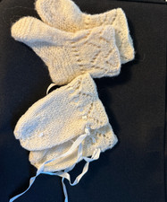 hand knit baby booties and gloves