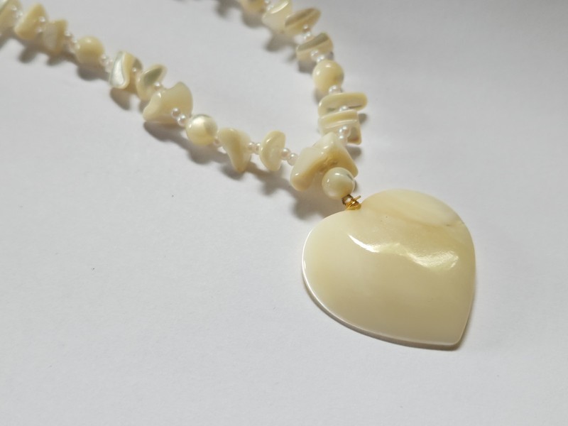 Rare- CAROL DAUPLAISE Polished MOP Bead & Chip Large Heart Pendant
