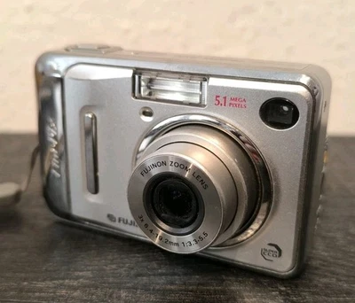 Fujifilm FinePix A 500 silber Kamera Digitalkamera 5.1 MP, 3x Zoom - Bild 1 von 4