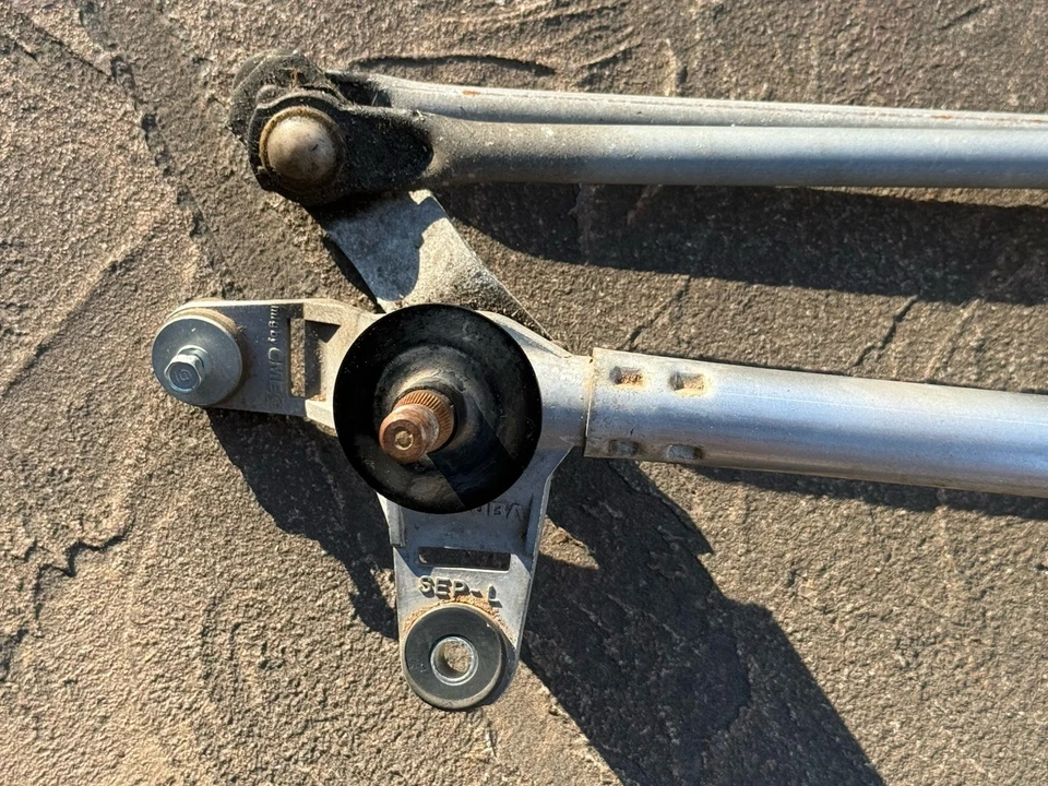 Acura TL Type S 2007 2008 3,5 L OEM parabrisas lavadora montaje de motor Foto 3 de 4