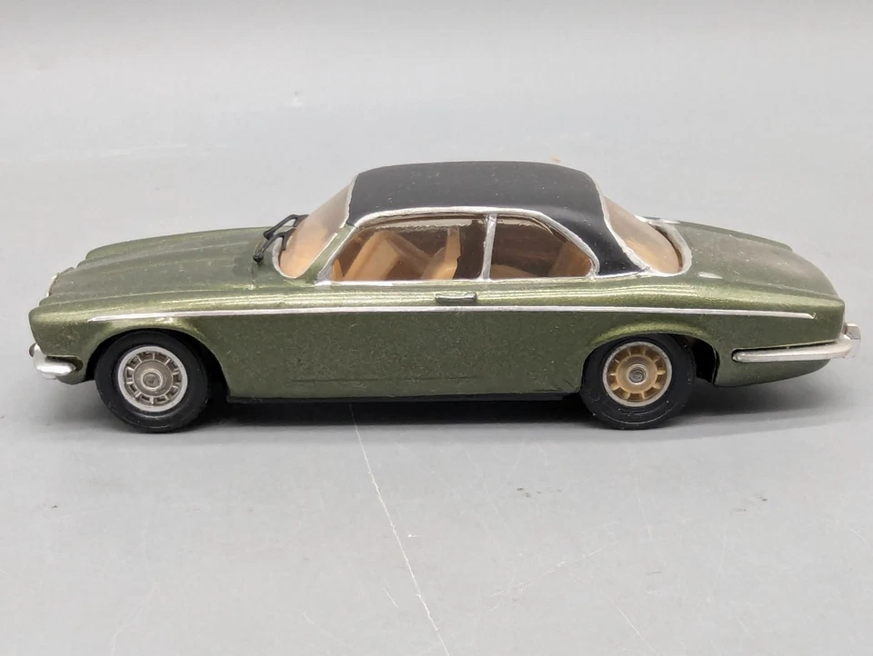 Modellautos 1:43 Solido 96 Jaguar XJ 12 - Bild 2 von 4