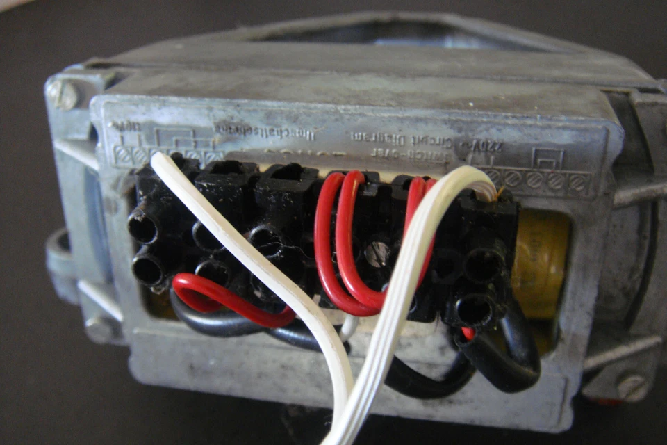 Lenco moteur 110v/220V VINTAGE 1960 mAde in suisse - Photo 2/4