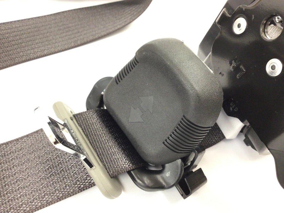 GMC C5500 2006 Topkick kit de cinturón de seguridad delantero izquierdo ébano nuevo OEM 19300727 Foto 2 de 4