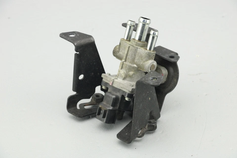 2013 Victory Vegas 8 Ball Idle Air Control Assembly & Mount Bracket 1203581 - Image 4 of 4