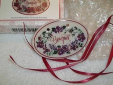 1996 Longaberger  Baskets BOUQUET Tie-On UnUsed in Original Box USA Made