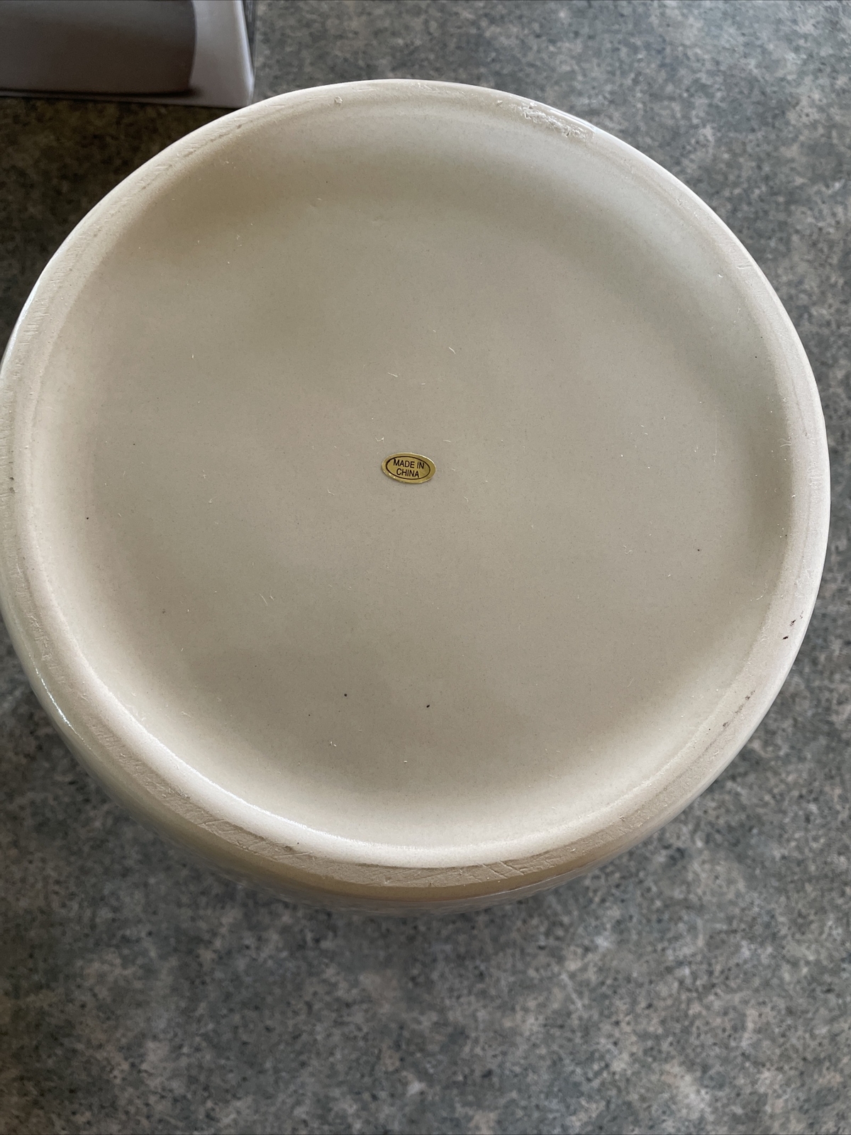 R&M International Traditional Style Ceramic Bean Pot w/ Lid 4.5 Quart (Open Box)