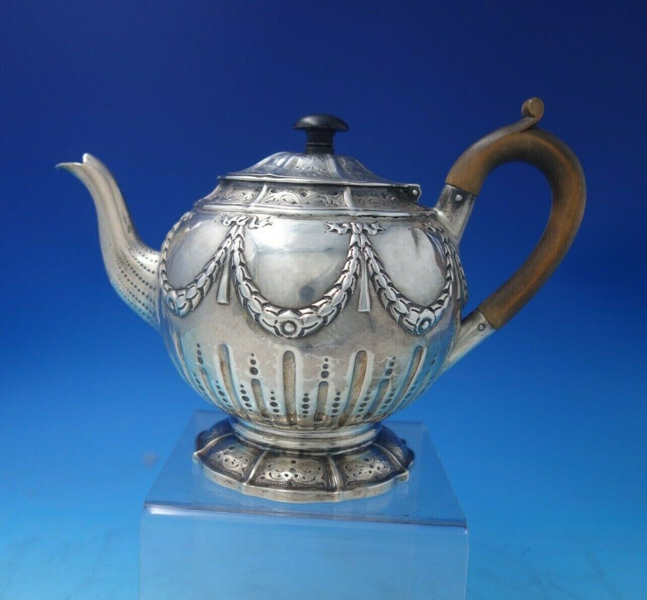William Eaton English Georgian Sterling Silver Tea Pot with Swags Wood (#5700)