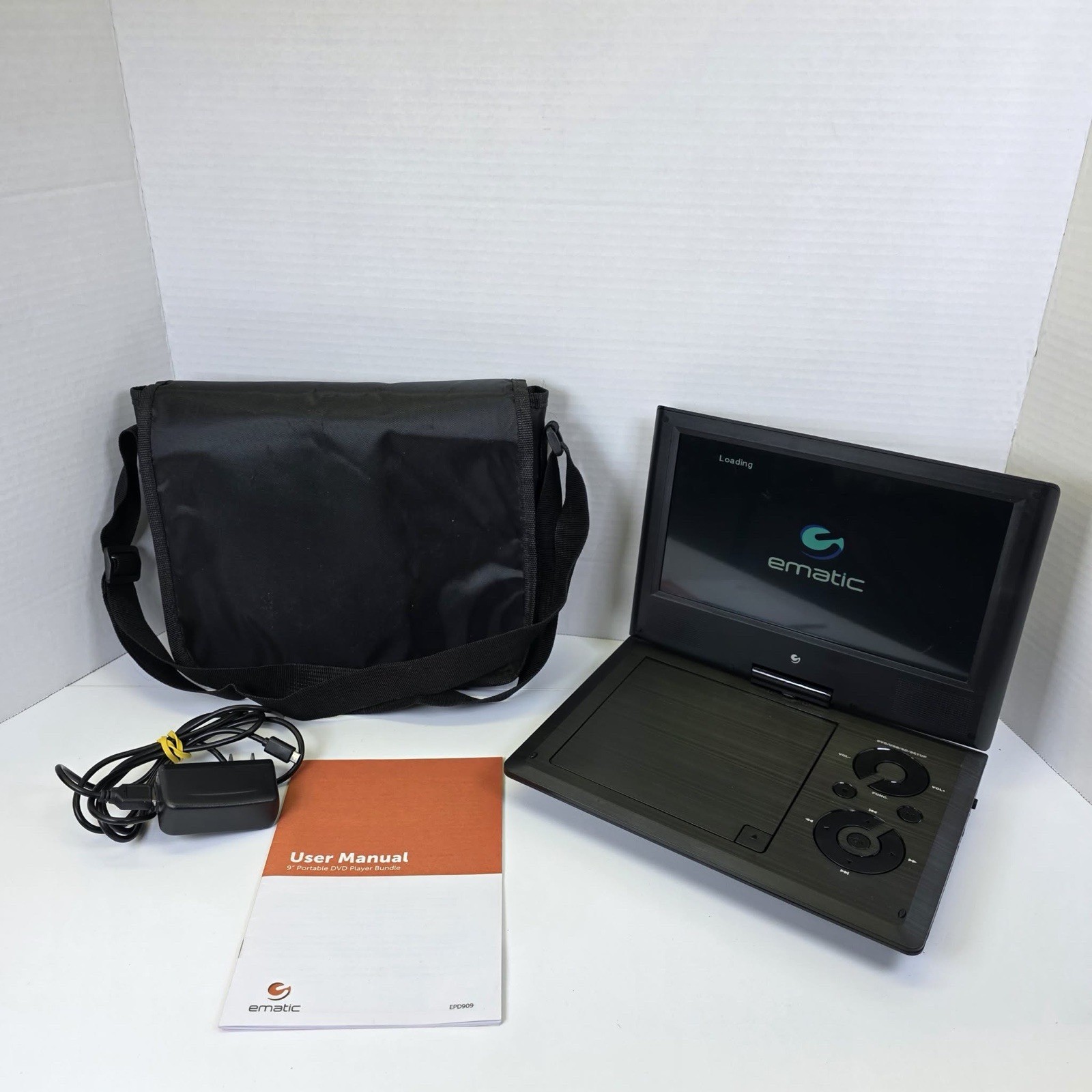 With 9" Lcd Swivel Screen, Travel Bag Charger