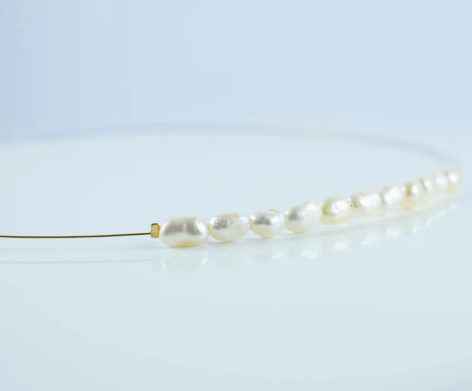 Collar Gargantilla Perla Agua Dulce: Diseño Ilusión Flotante, Extensor Chapado en Oro Foto 4 de 4