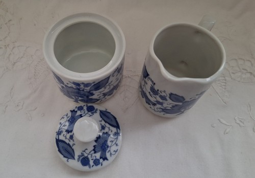 Coffee 7 Piece Set Blue Onion Pattern Coffee Pot Sugar Milk & Four Mugs Unused - Picture 7 of 13