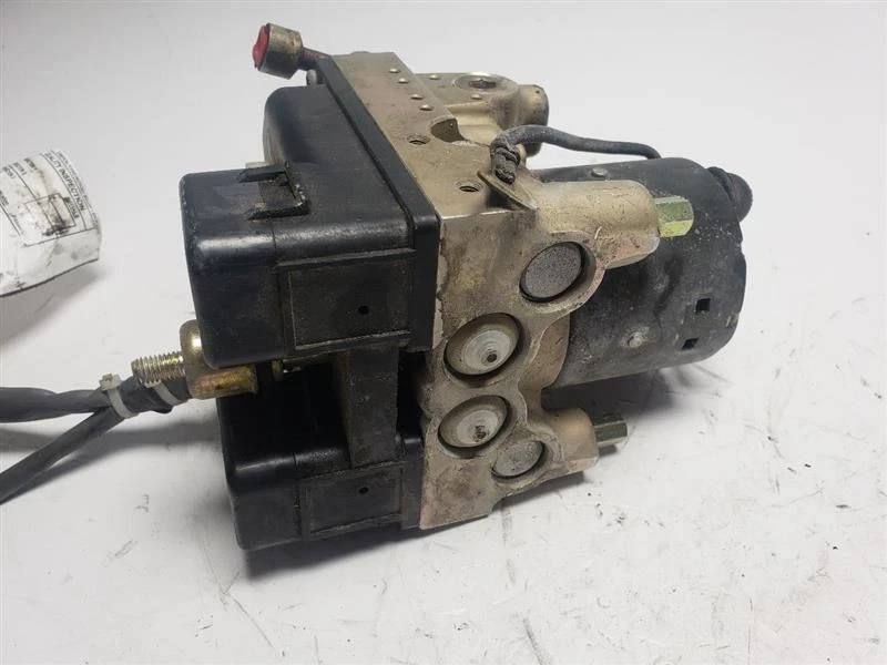 94 95 96 97 Mazda MX-5 Miata bomba de pieza de freno antibloqueo OEM NB13 43 7A0 Foto 4 de 4