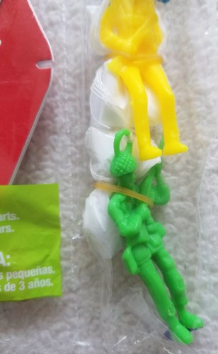 Set of 3 Parachutists and Foam Plane. ~ Unbranded. - Picture 3 of 5