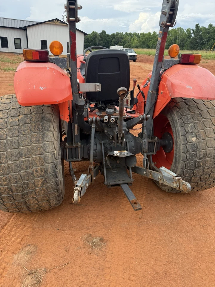 Kubota 5660 2017 tractor 56 HP Foto 4 de 4