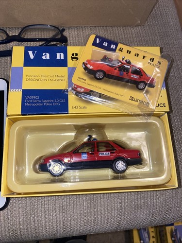 Vanguards Corgi 1:43 Ford Sierra Sapphire Metropolitan Police VA09902 - Free P&P - Picture 1 of 3