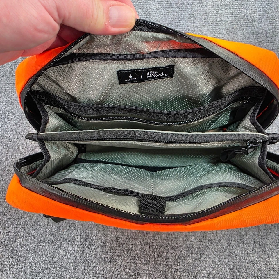 Funda Alpaka Elements Tech Azul Impermeable YKK Cremalleras iPad Mini Foto 3 de 4