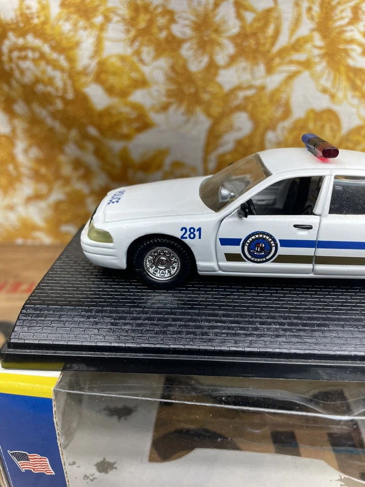Limited Edition Gearbox Toys Die-Cast Philadelphia Penn Police Interceptor - Image 4 of 4