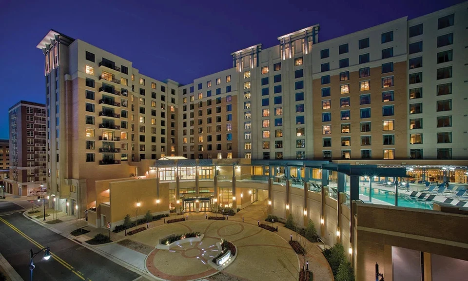 ❄️ ICE! at Gaylord – Walk to Event – Wyndham 1BR – Dec 27–29* – LAST-MINUTE - Image 2 of 4