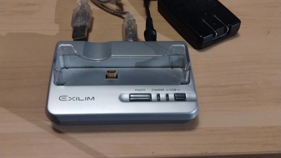 Casio USB Cradle Ca-24 Exilim With Power And USB Cord Tested NO CAMERA - Image 2 of 4