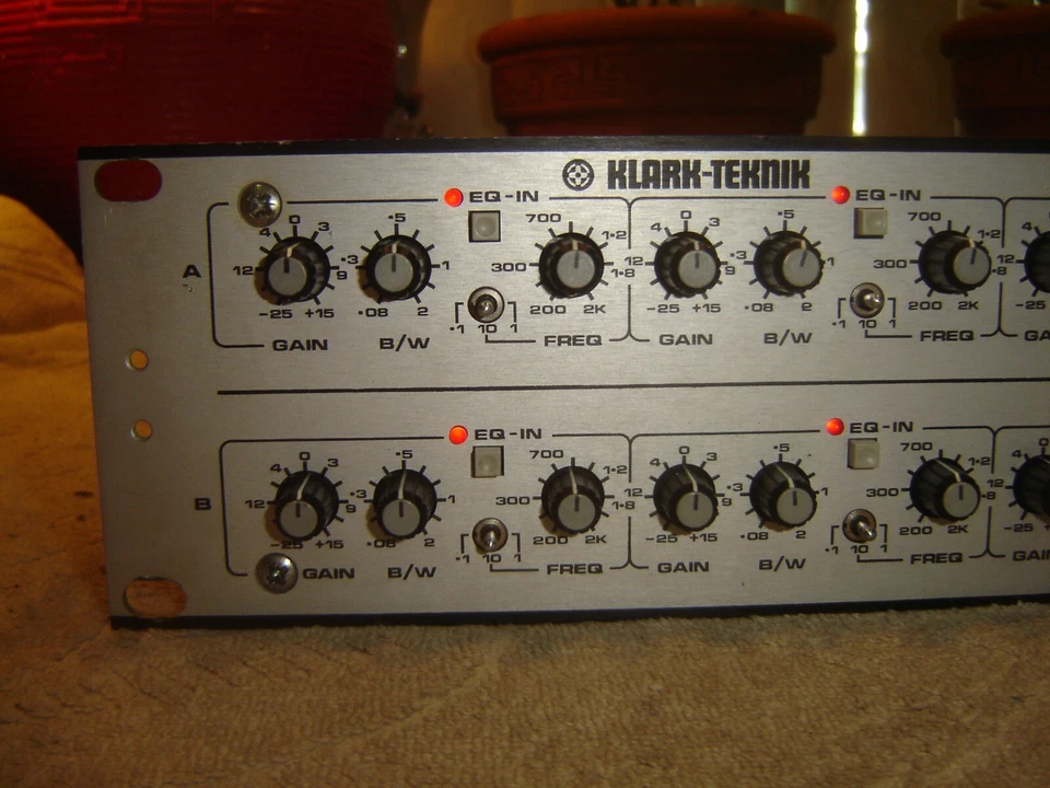 Klark Teknik DN410, Dual Parametric Equalizer, 5 Band Stereo Eq Hi & Lo Cut Rack - Image 4 of 4