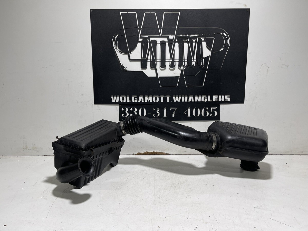 Jeep Wrangler TJ 97-02 2.5 Air Cleaner Filter Box Tube Connector