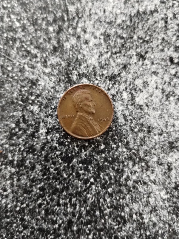 1944 wheat penny,Wide A In America+10 great  mint condition random sport cards.