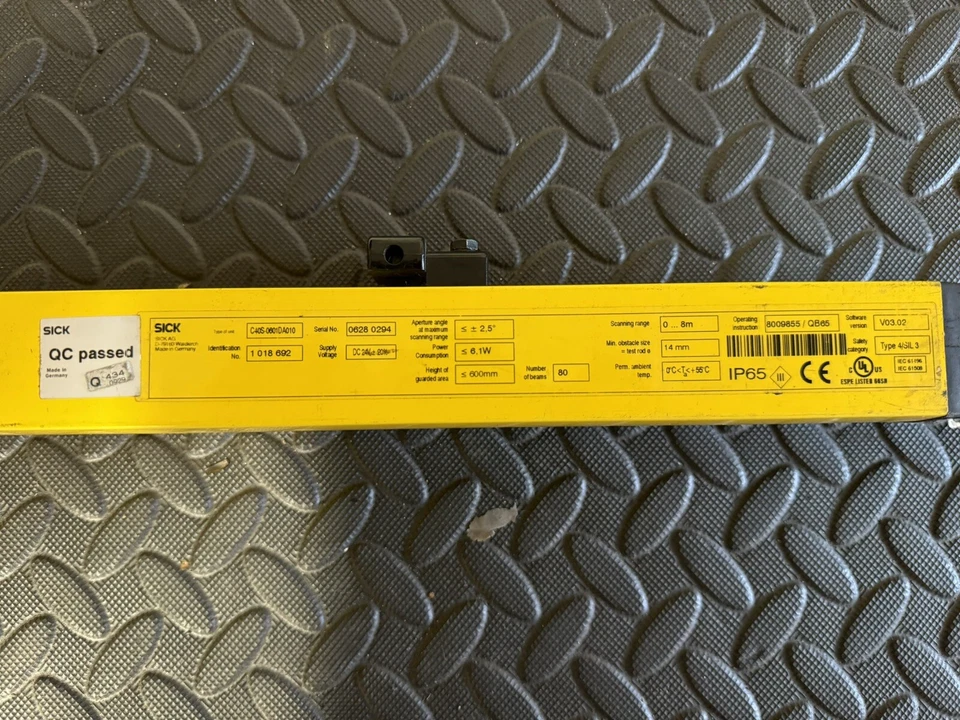 Sick Safety Light Curtain (Sender) C40S-0601DA010 (PN: 1018692) Type 4 - Image 2 of 4