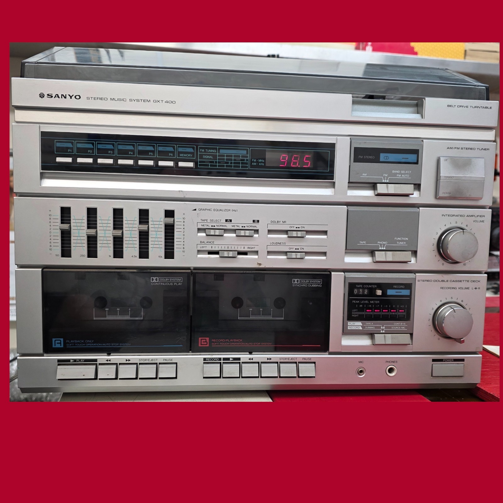 SANYO STEREO MUSIC SYSTEM GXT 400 TAPE PHONO TUNER RECORD with manual