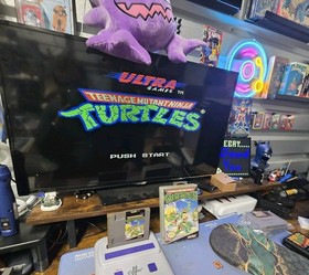 Teenage Mutant Ninja Turtles - carrello e custodia rigida - Nintendo NES - realmente testato