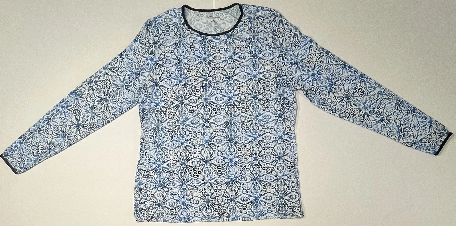 Lands’ End Womens Rash Guard Swim Top Large 14-16 Blue White UPF Long Sleeve
