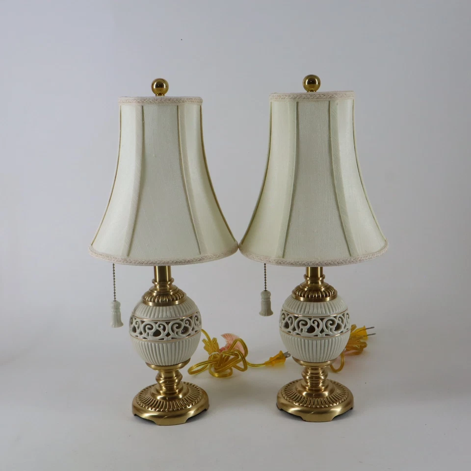 Lenox Quoizel Table Lamp Tracery LX6516H Brass Base - Image 2 of 4