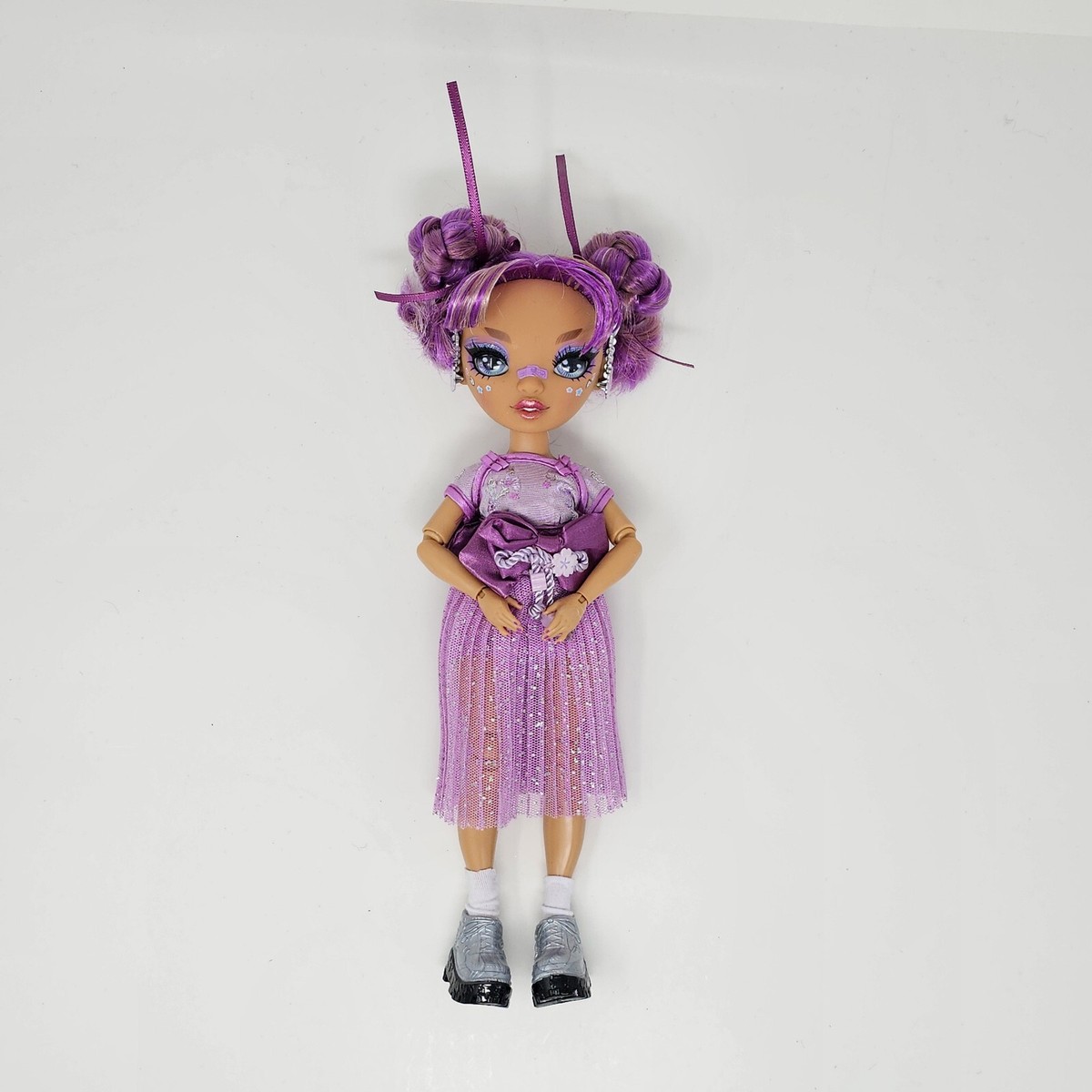 選べるおまけ！　　LILA TOYS Rainbow High Series 4 Lila Yamamoto Fashion Doll New Boxed