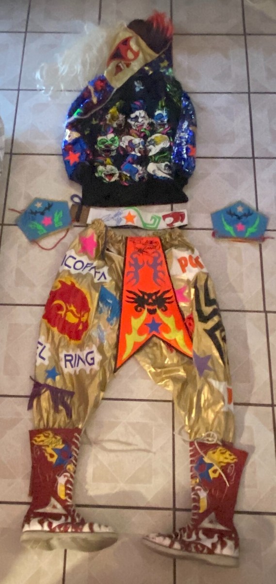 PSYCHO CLOWN SIGNED X8 AUTO'D RING WORN GEAR SET MASK BAS