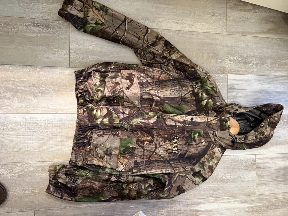 Men’s Realtree Camo Waterproof Jacket In Medium New Without Tags - Image 3 of 4
