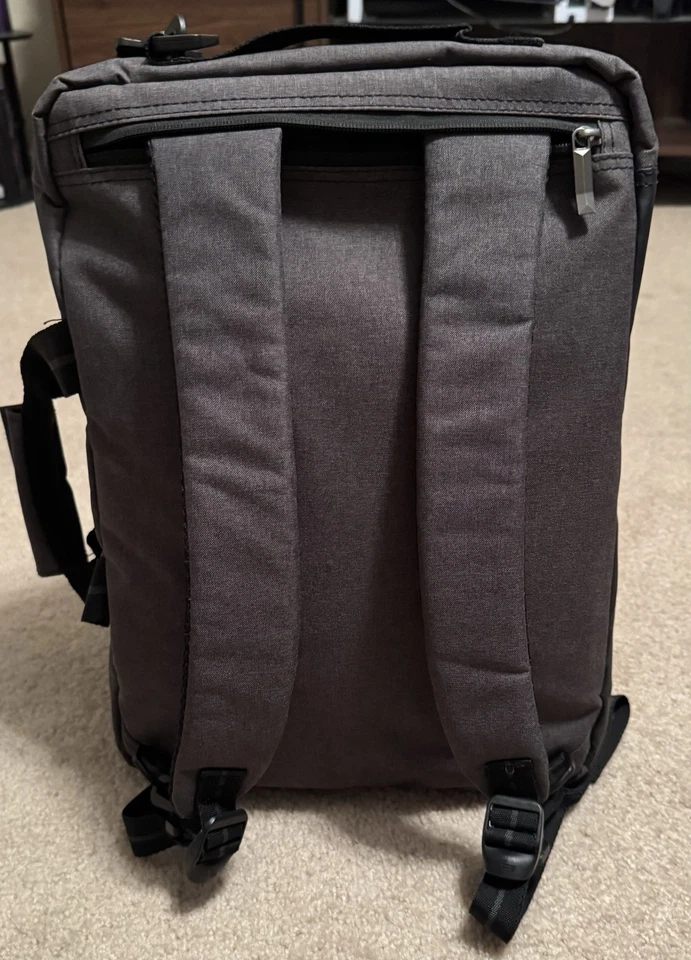 Solo New York convertible laptop bag/backpack, 17x13, Charcoal Gray/Black-Clean - Image 4 of 4