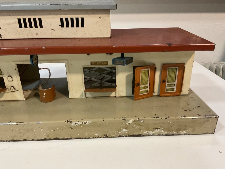 Kibri, alter Blechbahnhof „Baden Baden“, 49 cm, auch für Märklin, Bing etc. - Bild 3 von 4