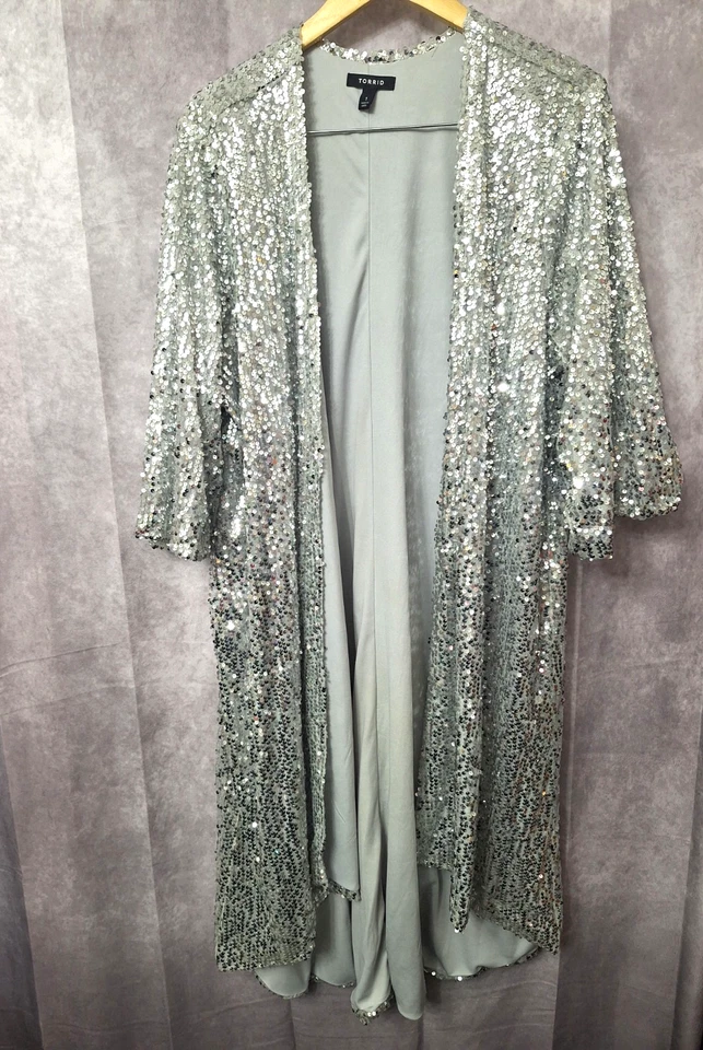 Кардиган Torrid с блестками размер 1 XL длинный открытый передний серебристый праздничная вечеринка блестящий - Изображение 3 из 4