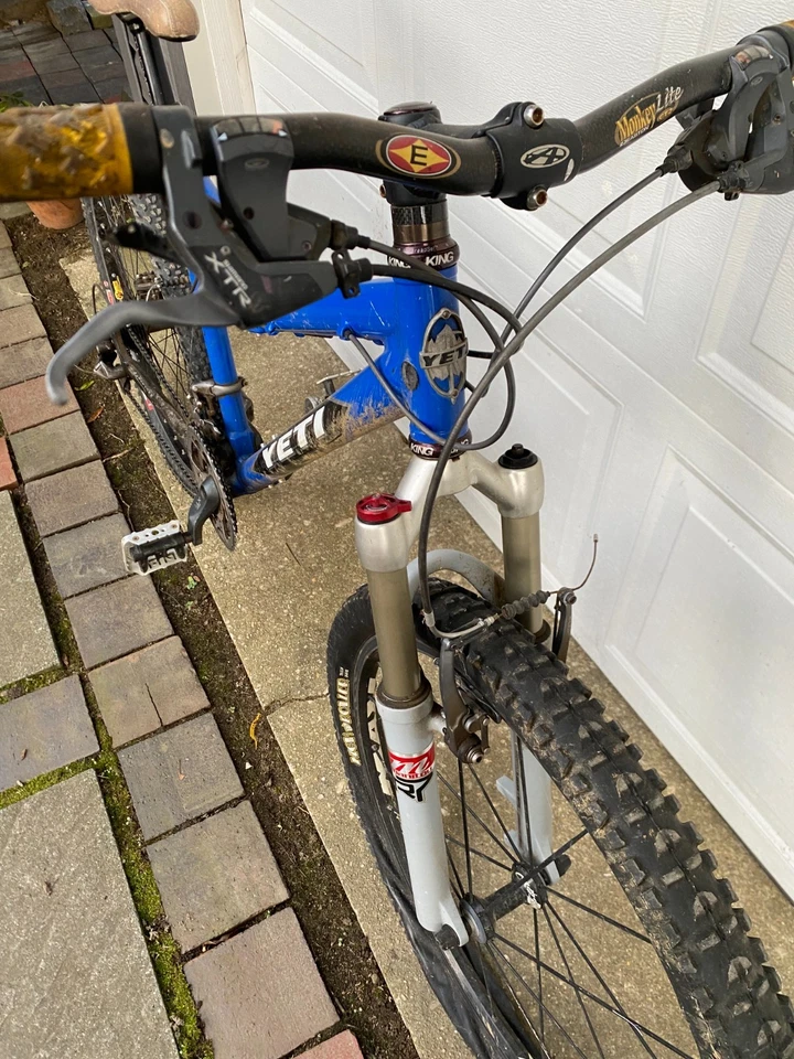 Yeti Cycles AS-R Talla M. Usado en pleno estado de funcionamiento. Foto 4 de 4