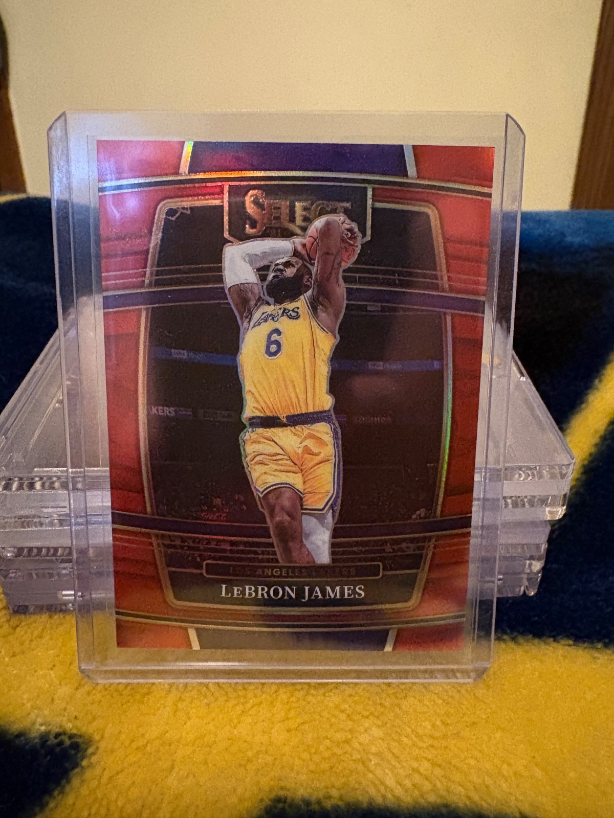2021-22 Panini Select - Concourse LeBron James #100 Red Prizm /199