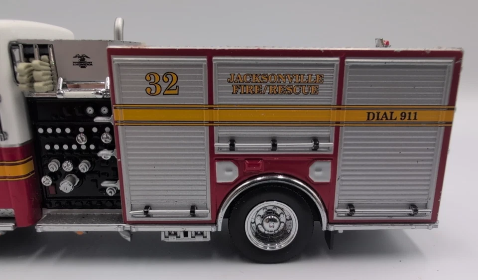 Code 3 Collectibles Jacksonville Fire Rescue American LaFrance Pumper 32 #12135 - Image 3 of 4