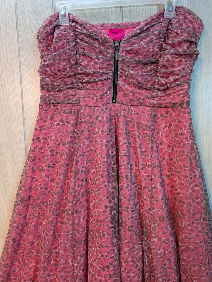 Vestido Patinador Betsey Johnson Torrid Collab Negro Rosa Encaje Malla Tul Talla 12 Foto 2 de 4