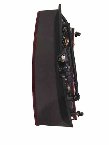 2007-2013 Suburban/Tahoe Factory Tail Lights Right And Left - Picture 4 of 5